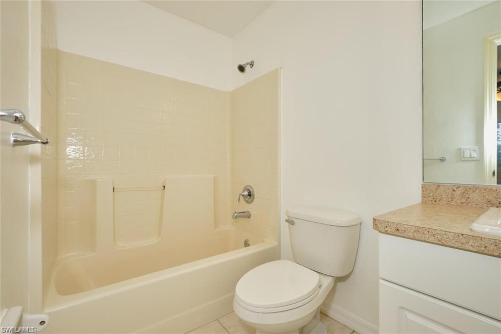 3825/3827 Hollycrest St Property Photo 15