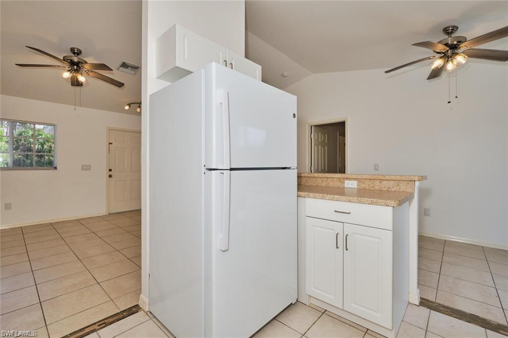 3825/3827 Hollycrest St Property Photo 19