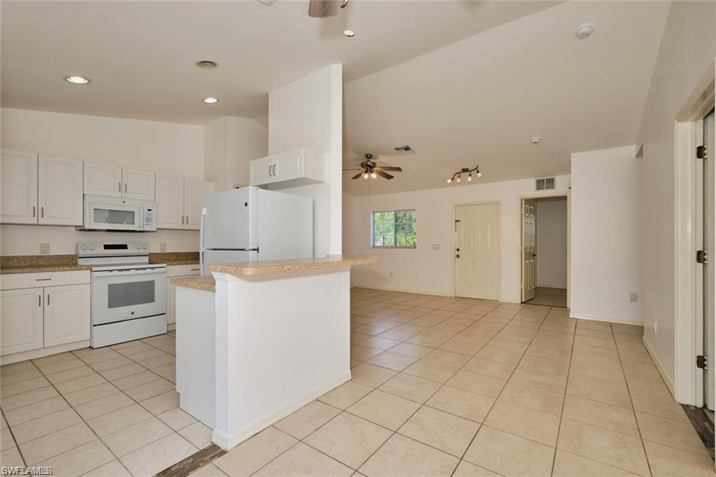 3825/3827 Hollycrest St Property Photo 21