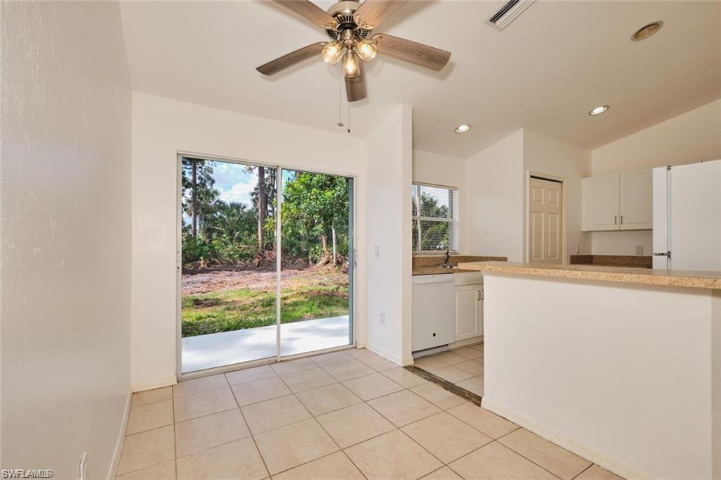 3825/3827 Hollycrest St Property Photo 22