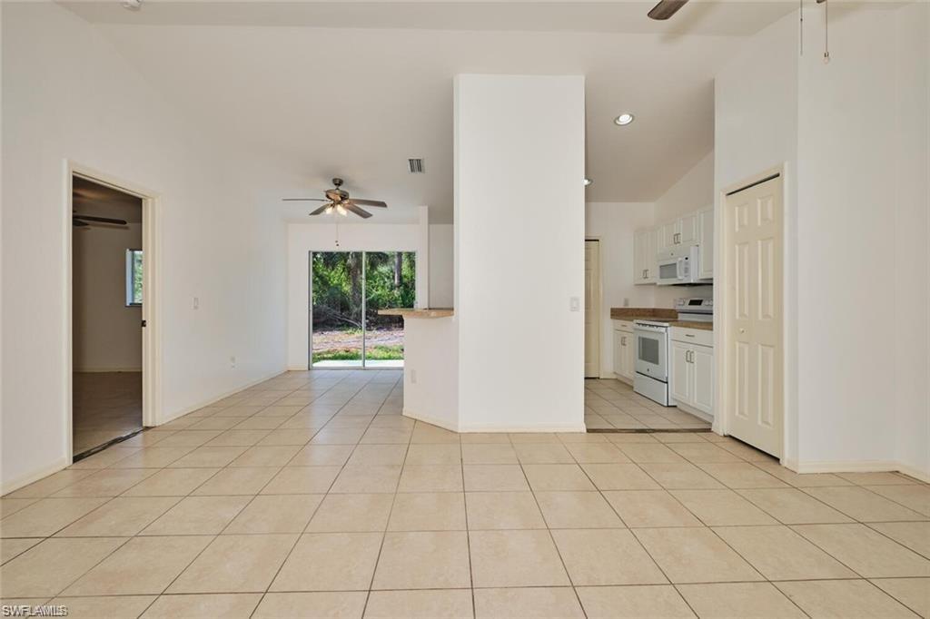 3825/3827 Hollycrest St Property Photo 24