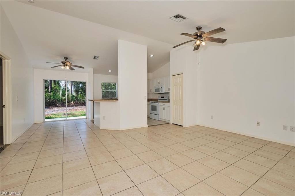 3825/3827 Hollycrest St Property Photo 25