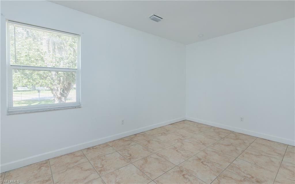 1818/1822 Stevenson Rd Property Photo 11