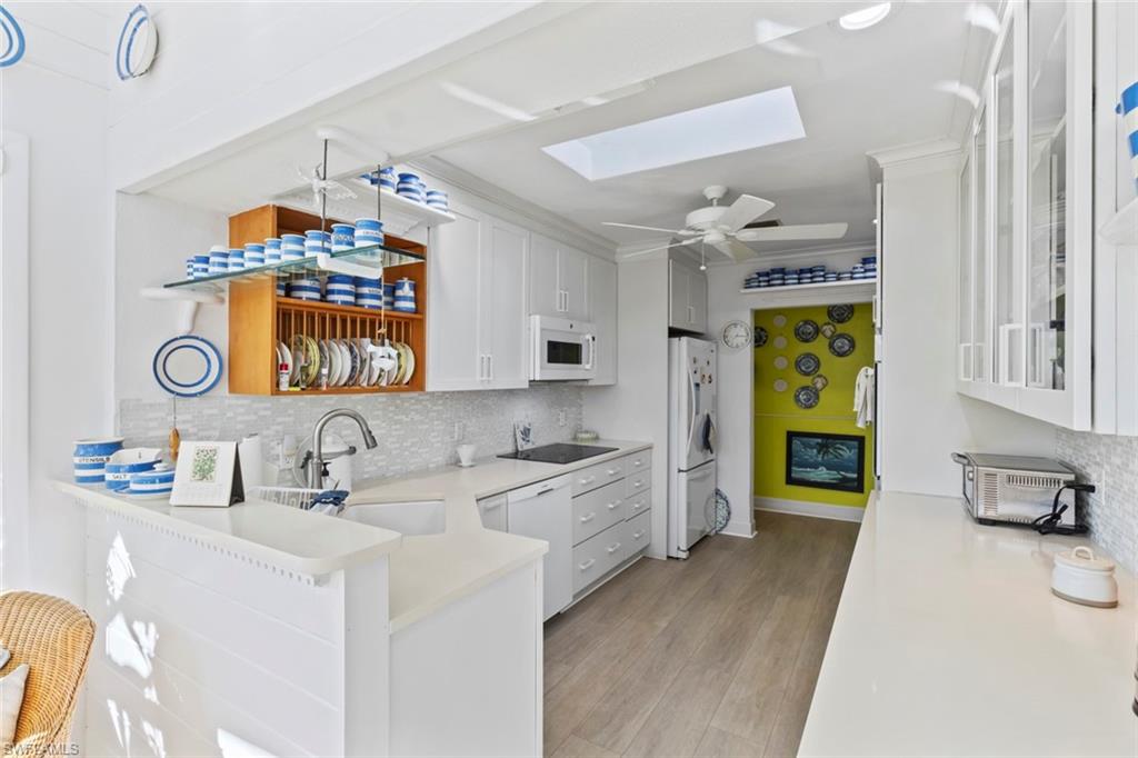 1348 Alcazar Ave Property Photo 13