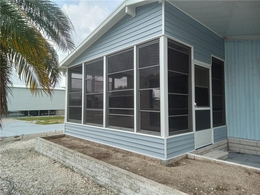 4999 Gulfgate Ln Property Photo 1
