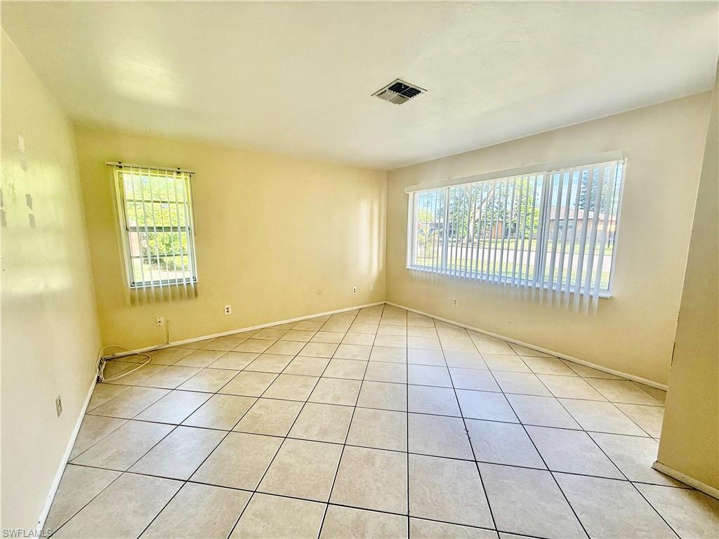 516 Parkside St Property Photo 9