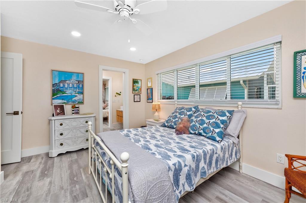 321 Capri Isles Ct Property Photo 28
