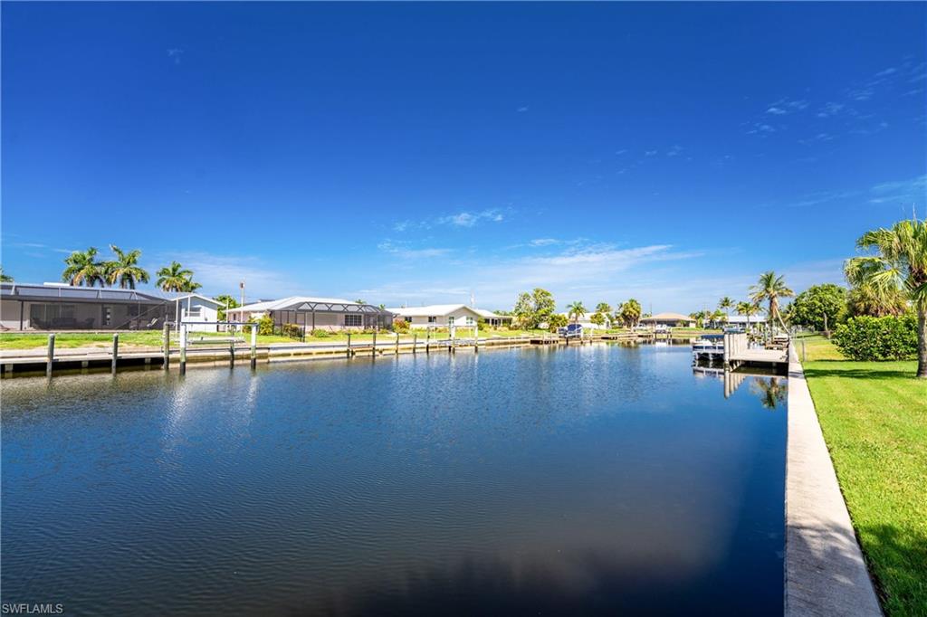 321 Capri Isles Ct Property Photo 43
