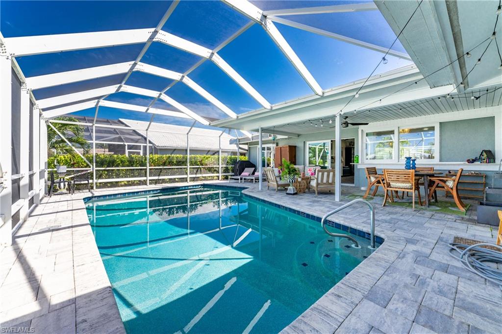 321 Capri Isles Ct Property Photo 45