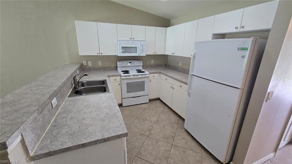 2422 Joe Ave S Property Photo 6
