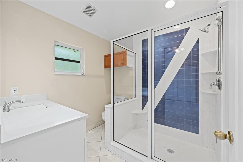 18500 Tampa Rd Property Photo 16