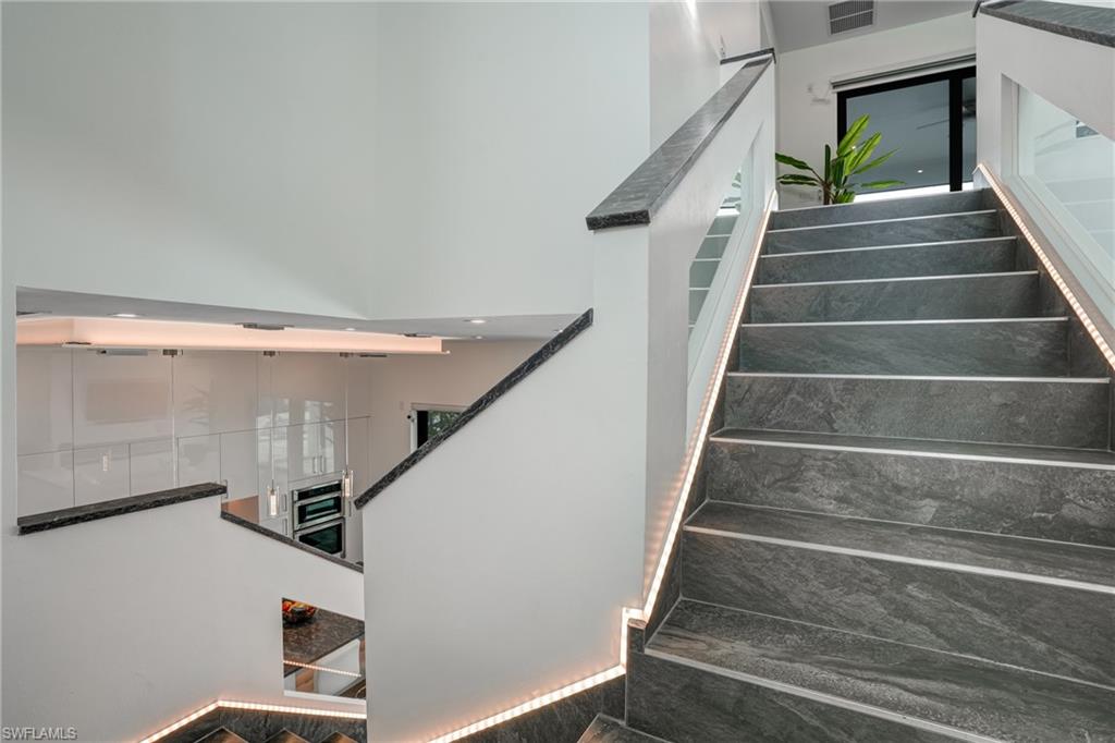 6390 River Club Ct Property Photo 17