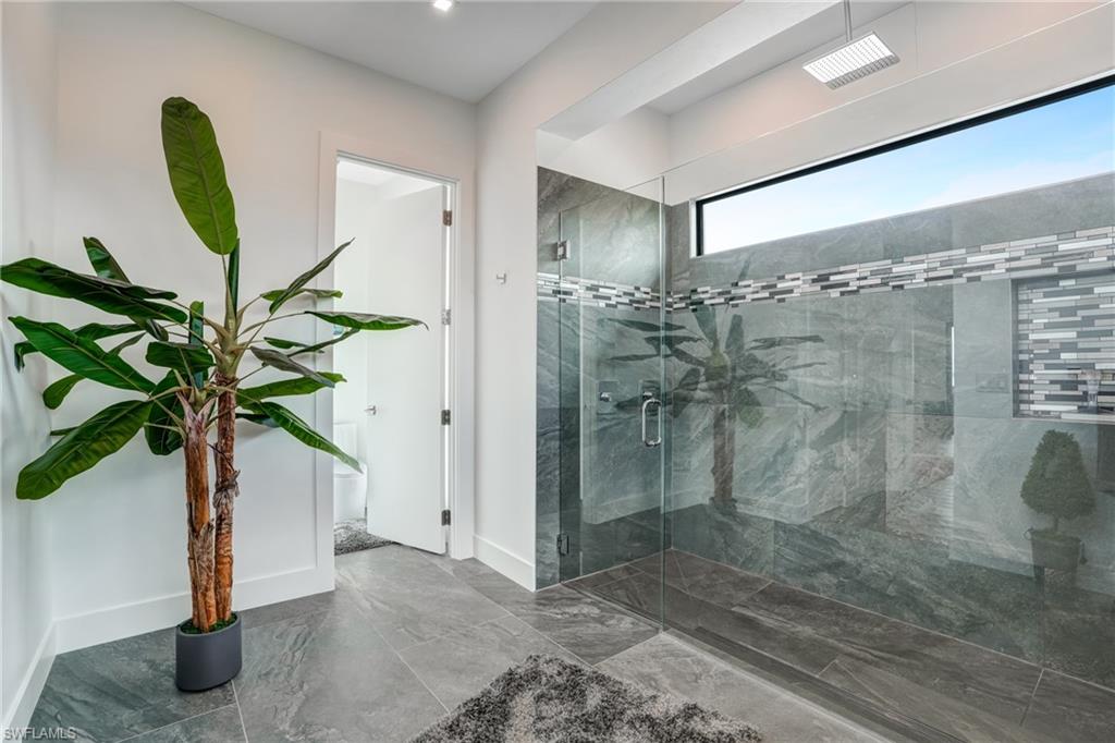 6390 River Club Ct Property Photo 23