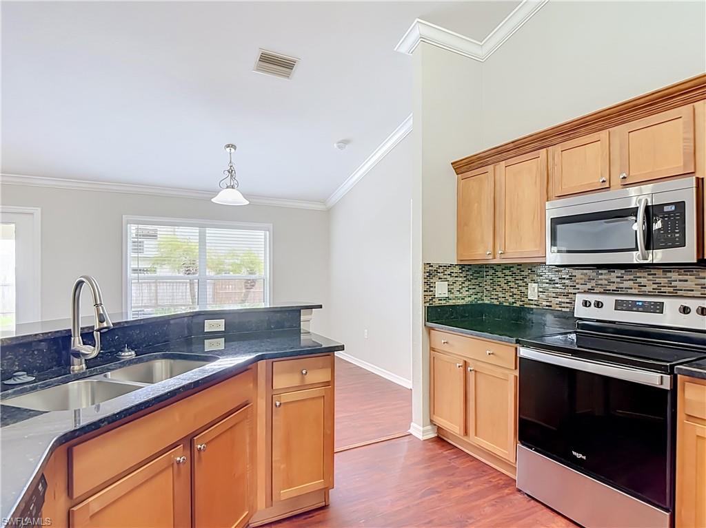 3511 Sw 8th Pl Property Photo 9
