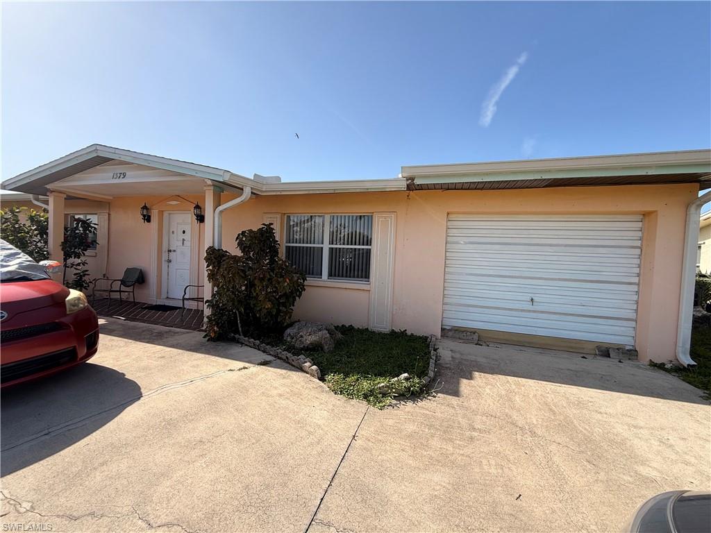 1379 Golf Dr Property Photo 1