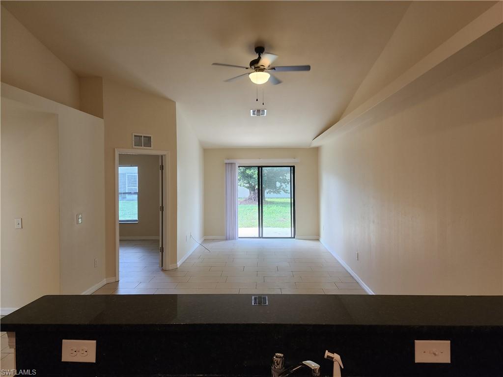 121 Sw 16th Ter Property Photo 4