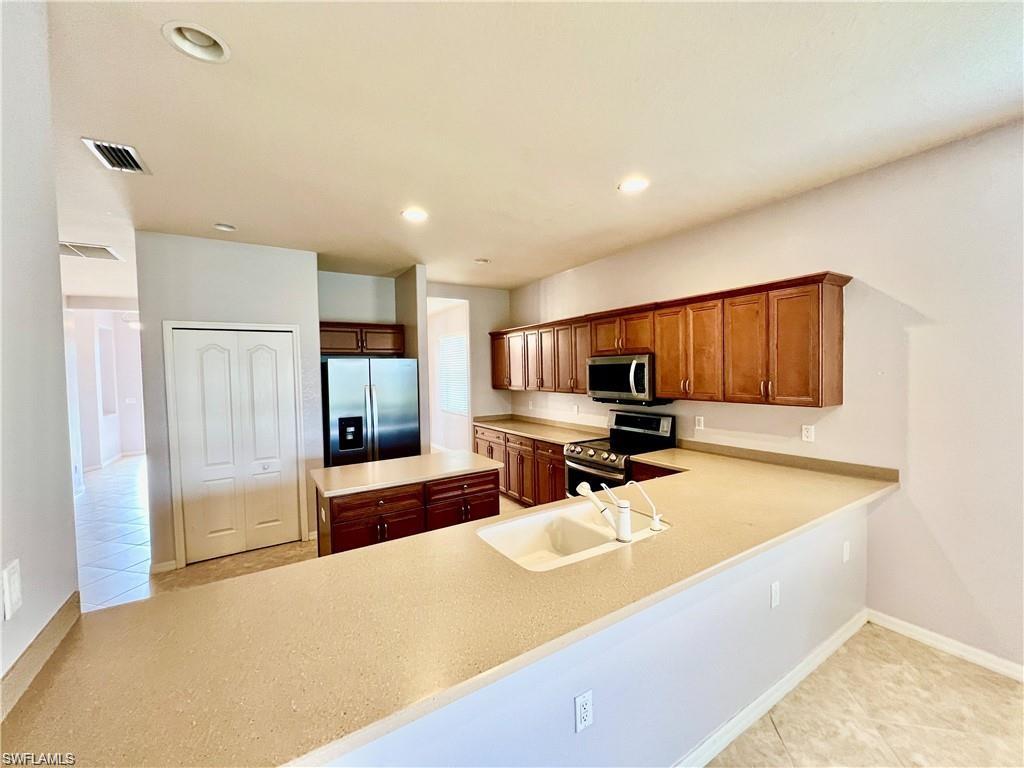 12074 Country Day Cir Property Photo 3