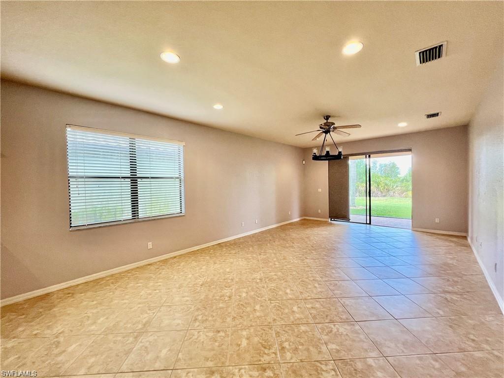12074 Country Day Cir Property Photo 4