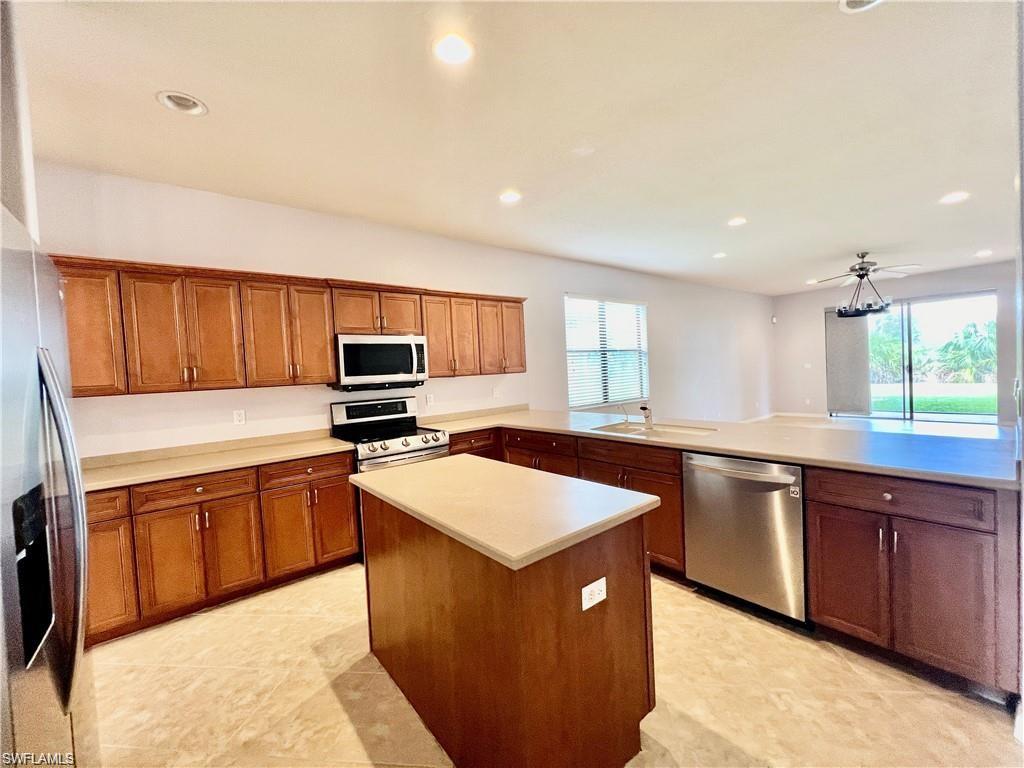 12074 Country Day Cir Property Photo 5