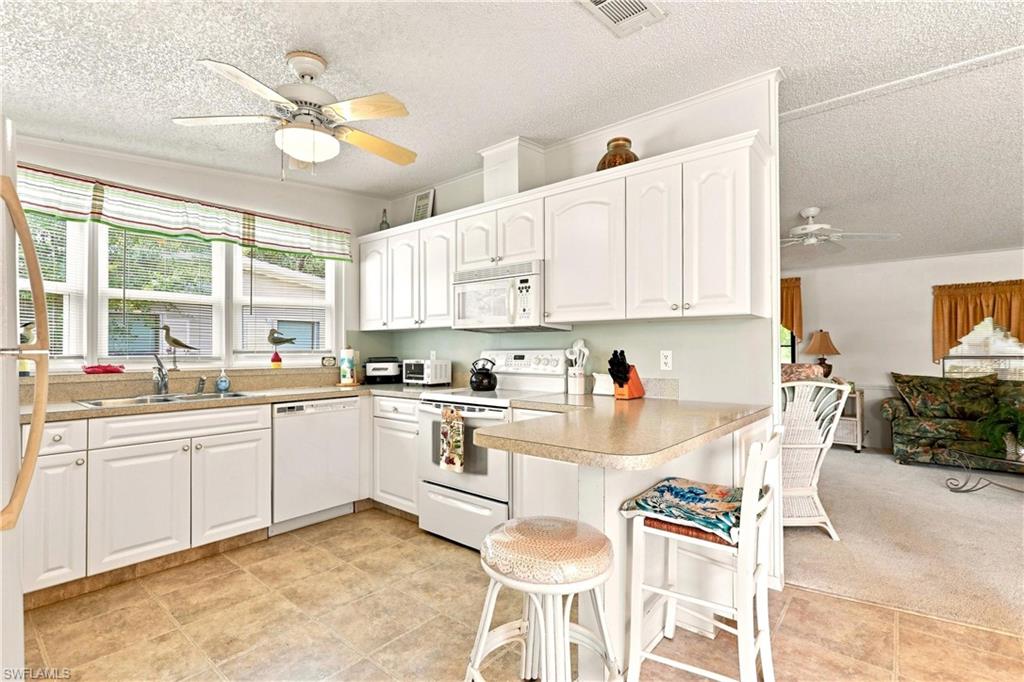10421 Circle Pine Rd Property Photo 2