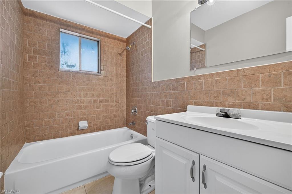 825 Courtington Ln 2 Property Photo 14