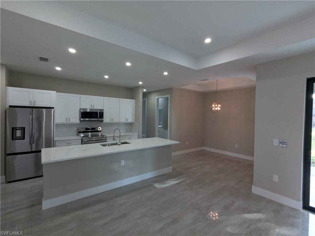 25229 Alcazar Dr Property Photo 4
