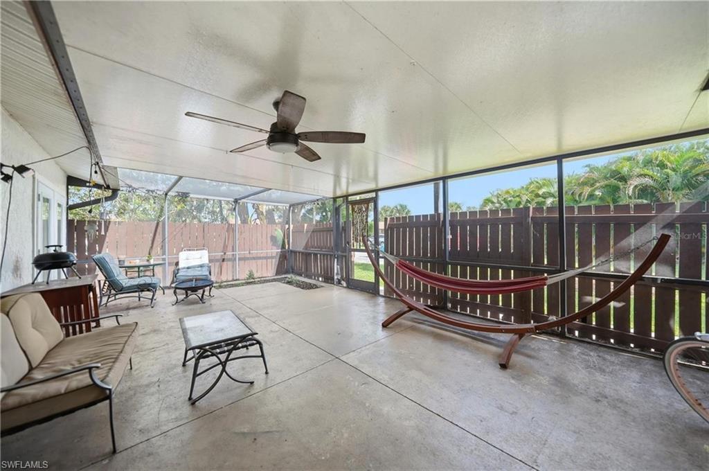 5625 Foxlake Dr Property Photo 4