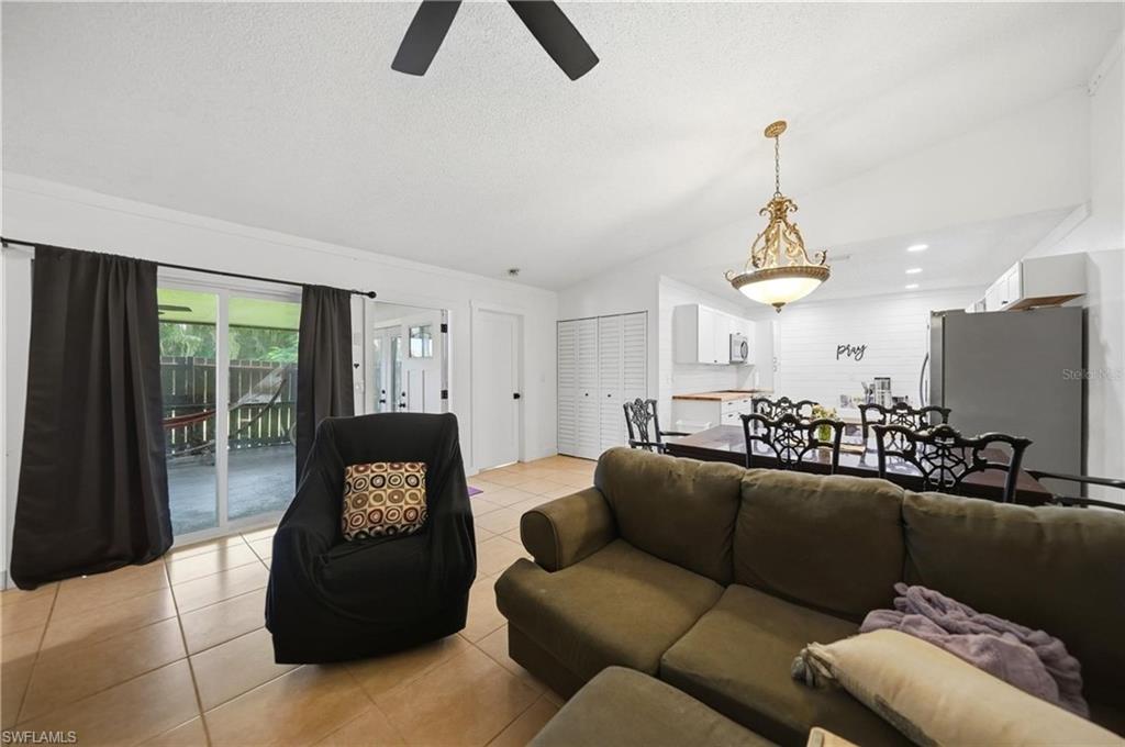 5625 Foxlake Dr Property Photo 8