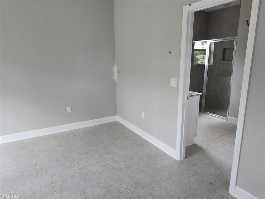 3207 68th St W Property Photo 9