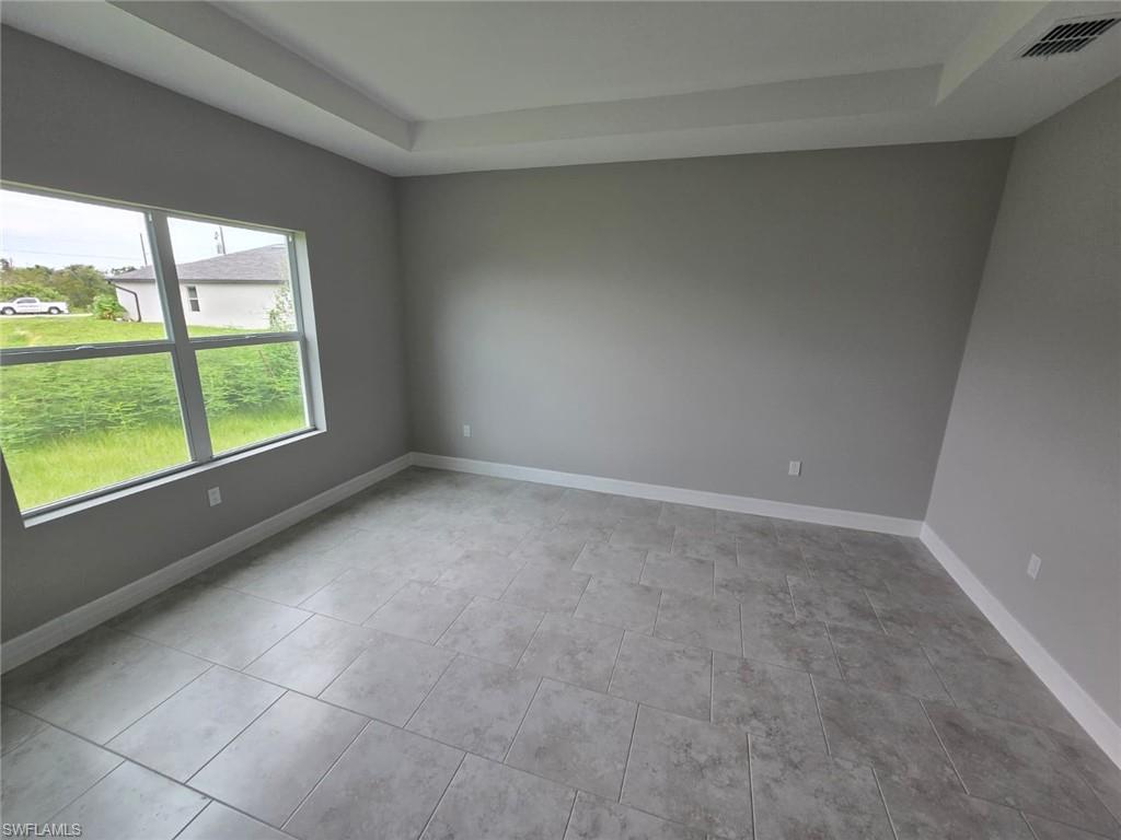 3207 68th St W Property Photo 10