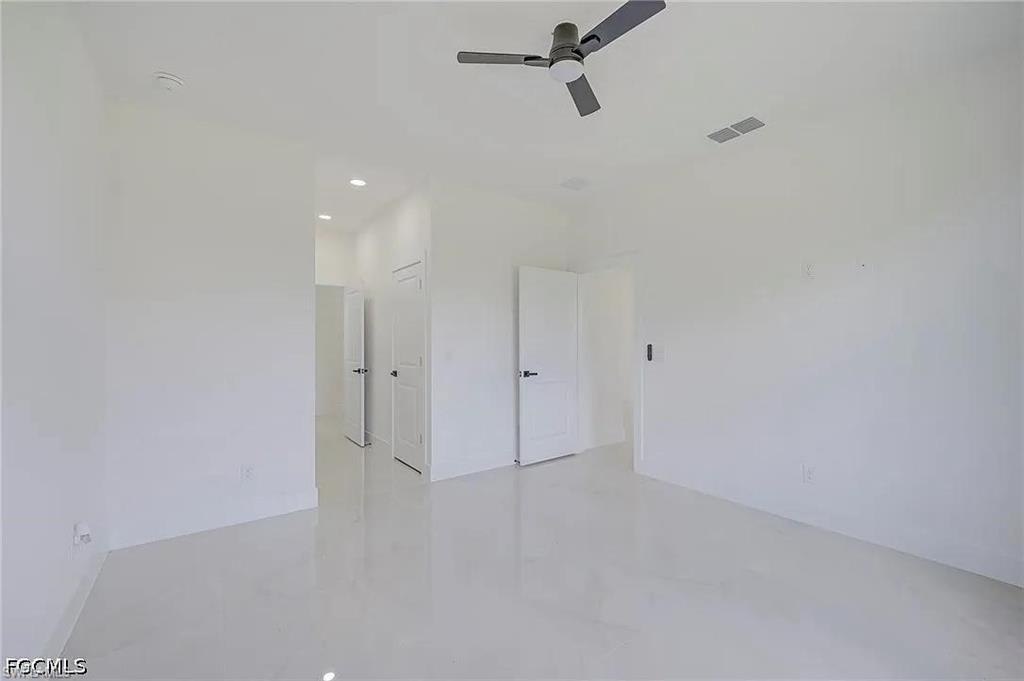 5905 Sunshine Blvd N Property Photo 11