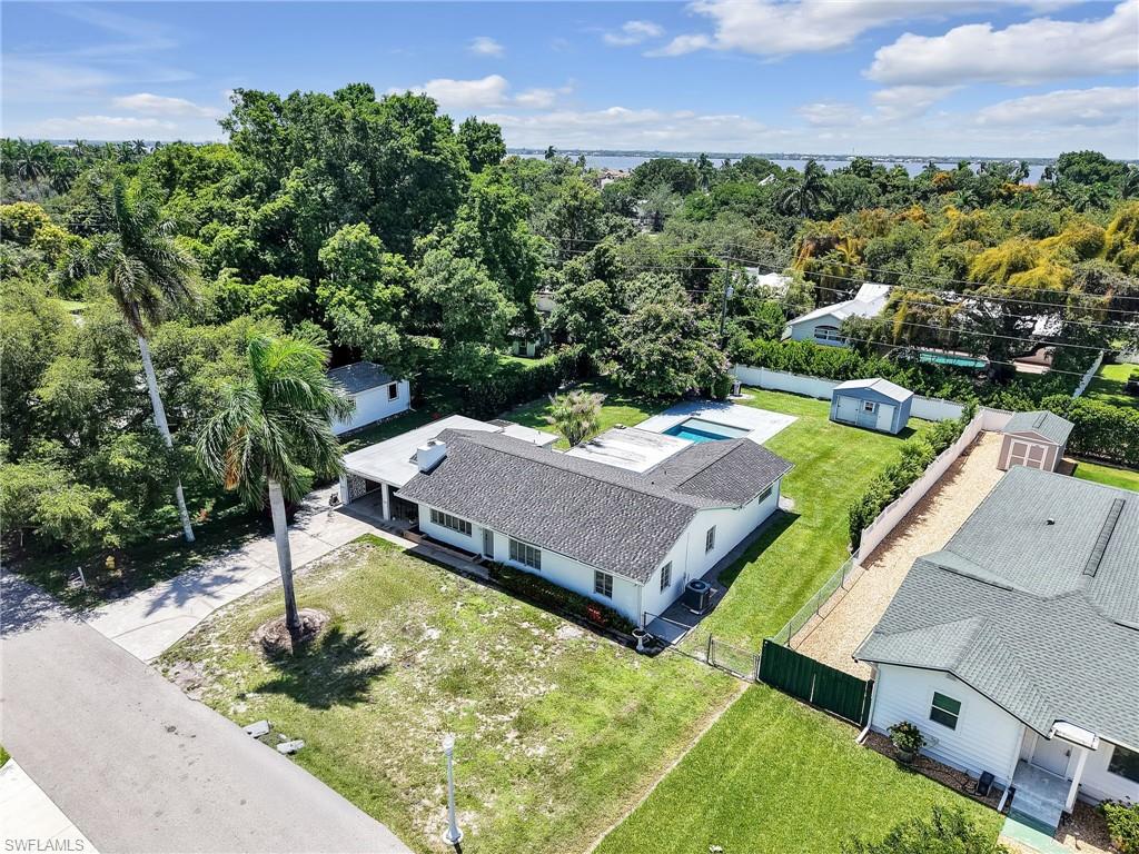1645 Ardmore Rd Property Photo 4