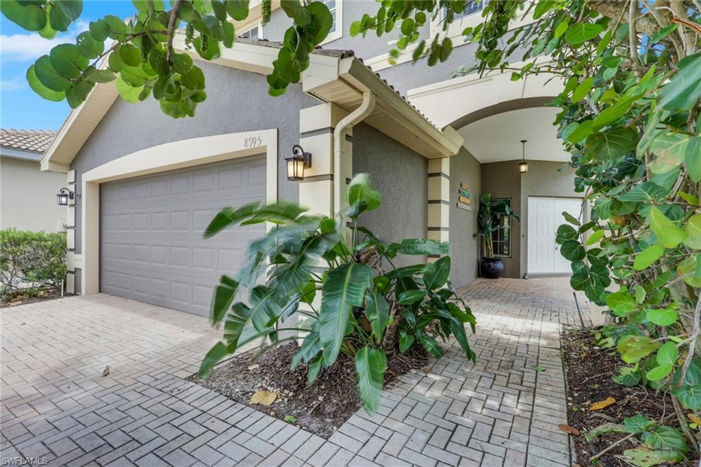 8995 Spring Mountain Way Property Photo 1