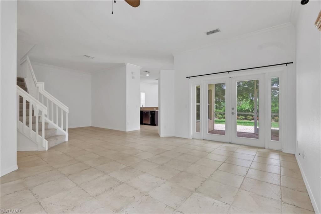 8995 Spring Mountain Way Property Photo 4