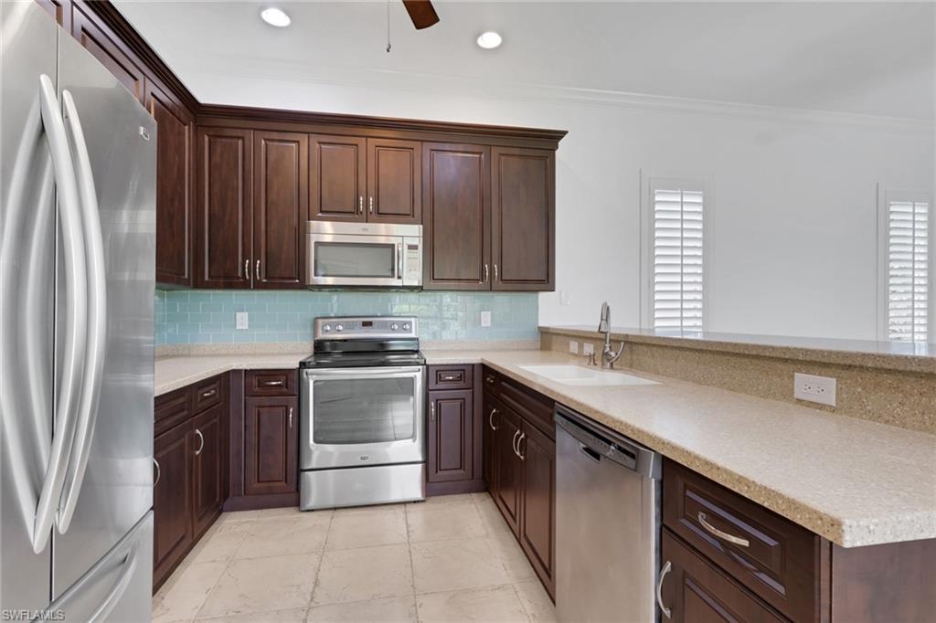 8995 Spring Mountain Way Property Photo 5