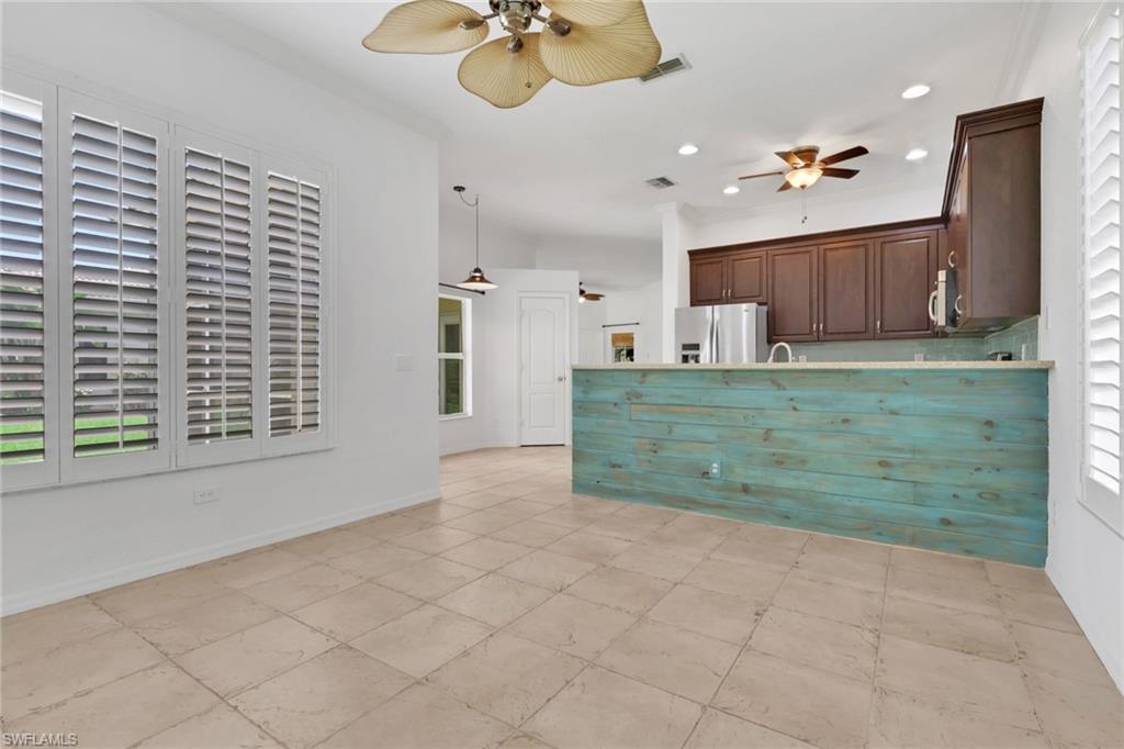 8995 Spring Mountain Way Property Photo 6