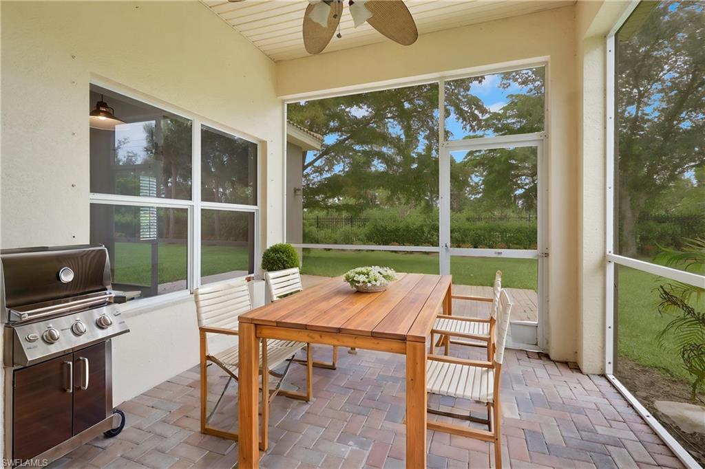 8995 Spring Mountain Way Property Photo 8