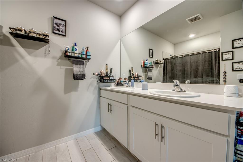 2532 Nw 7th St Property Photo 15