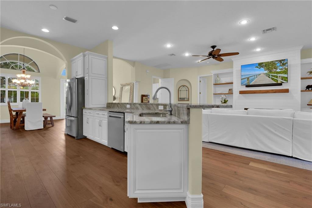 11620 Spoonbill Ln Property Photo 12