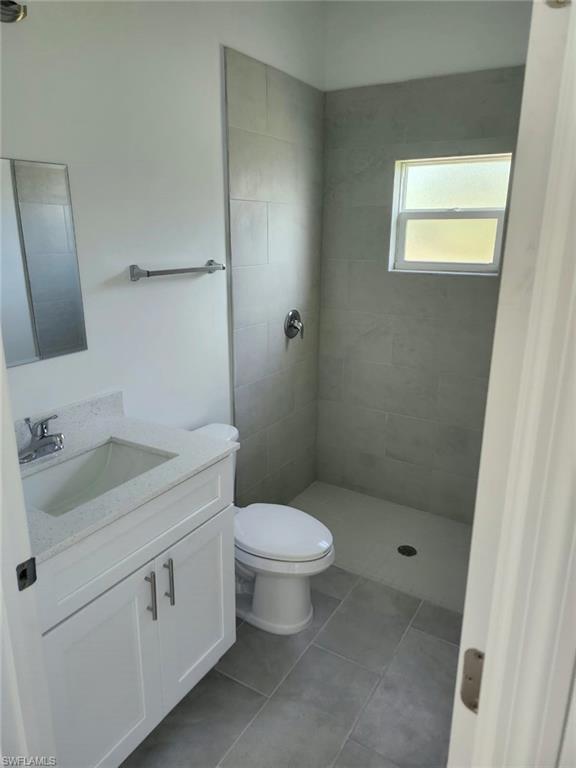 1104 Capri St E Property Photo 4
