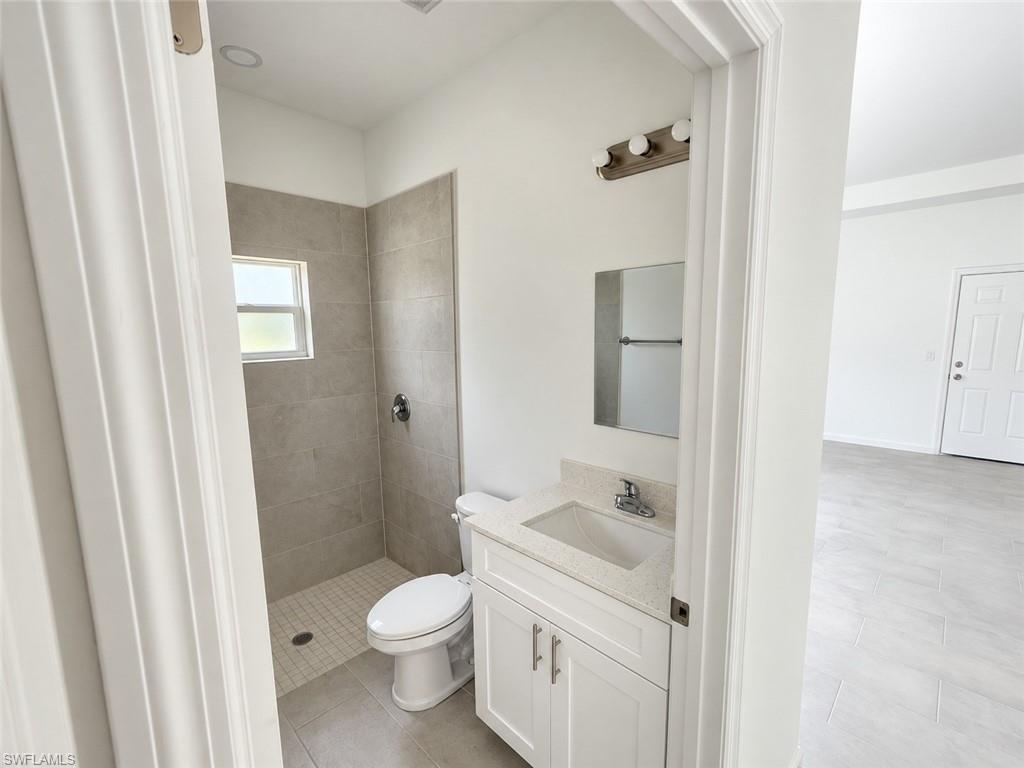1106 Capri St E Property Photo 5