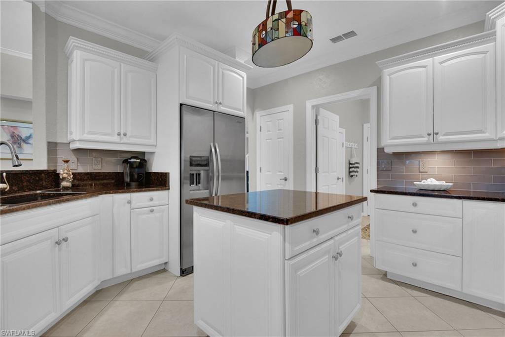 23157 Oakglen Ln Property Photo 11