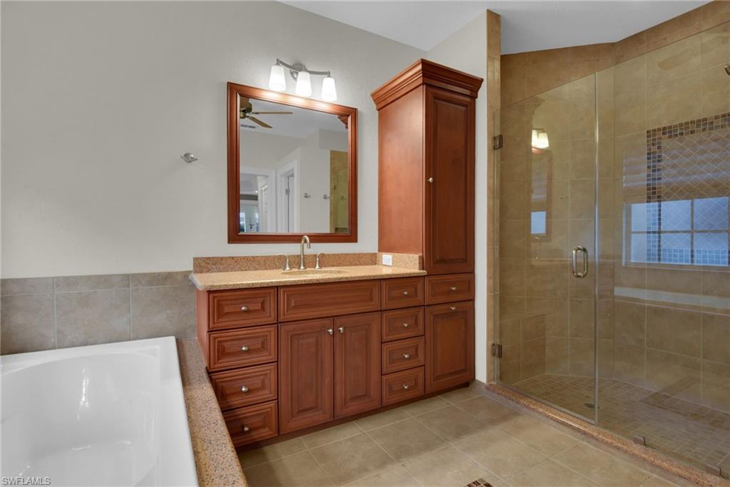 23157 Oakglen Ln Property Photo 16