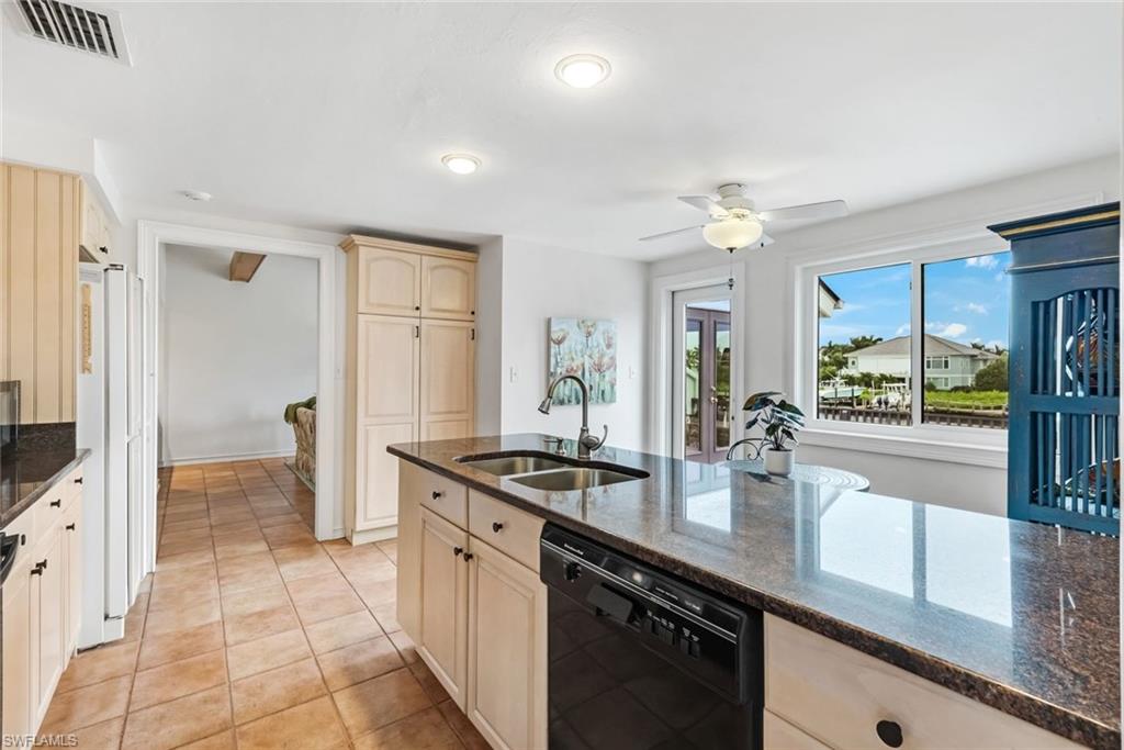 17036 Marina Cove Ln Property Photo 11