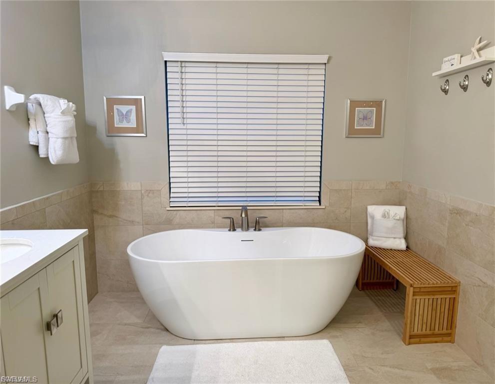 15472 Admiralty Cir 1 Property Photo 14