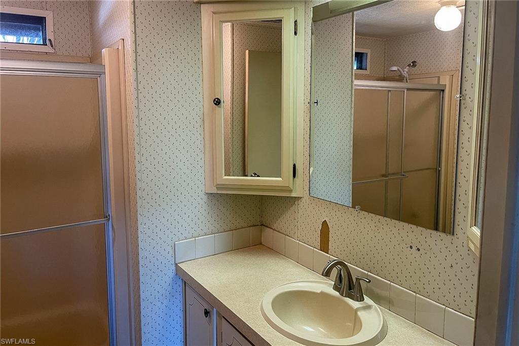 22 Ashe St Property Photo 16