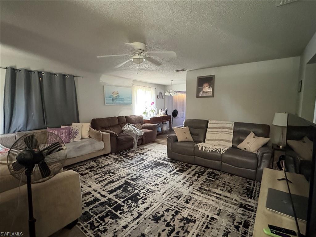 1891 Winkler Ave Property Photo 3