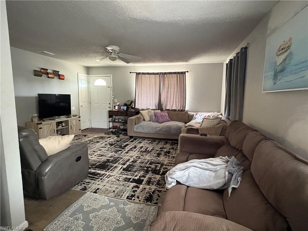 1891 Winkler Ave Property Photo 4