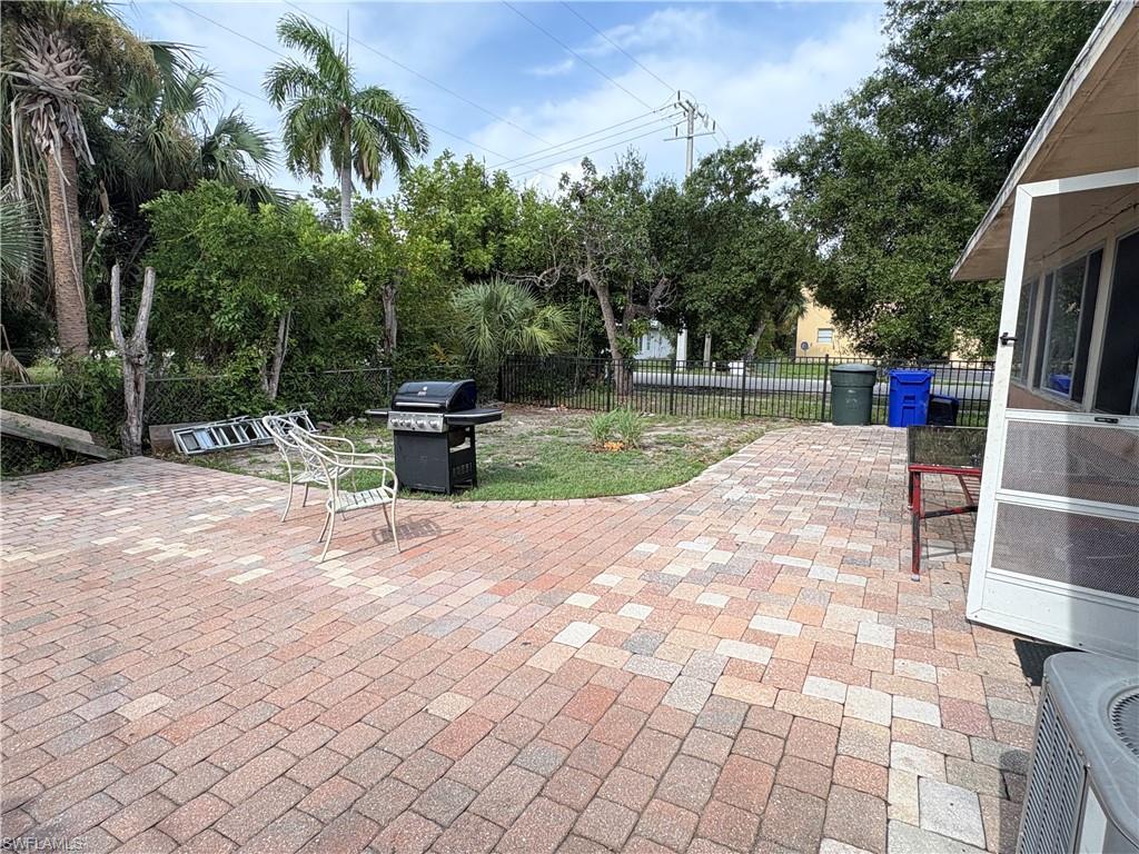 1891 Winkler Ave Property Photo 14