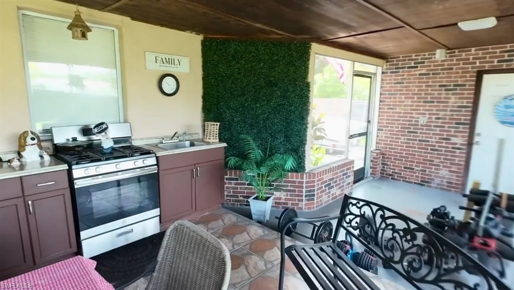 312 W Circle Dr Property Photo 15